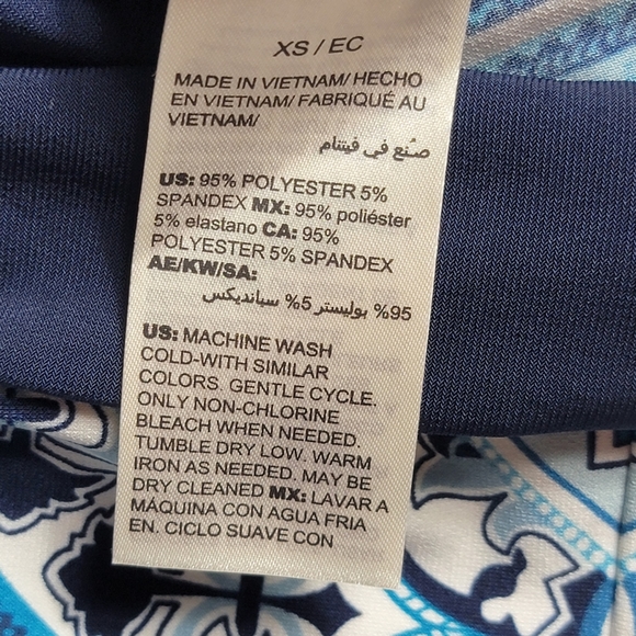 NWT Reversible White House Black Market Reversible Scarf-Print Knit Sheath Dress - Picture 14 of 14